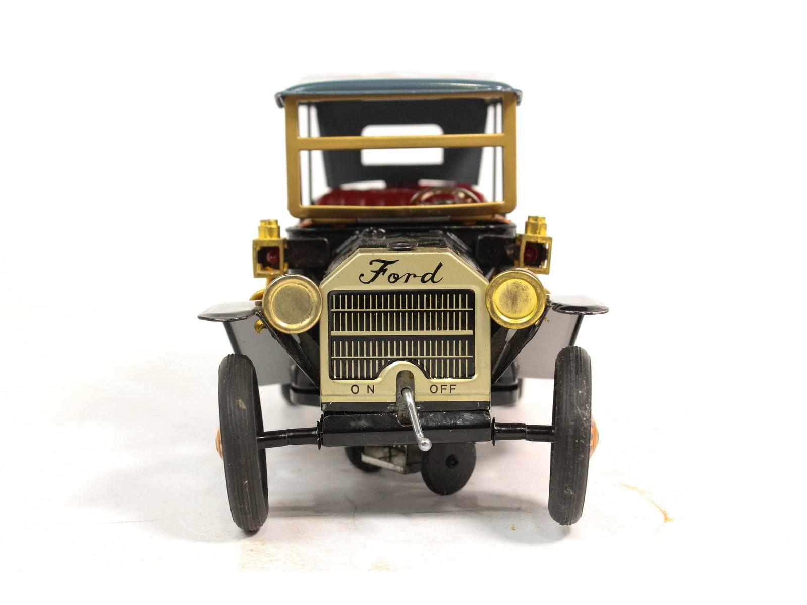 Ford Model T Scale Model Battery Operated