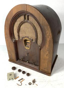 1933 Philco Model 14 Cathedral Radio