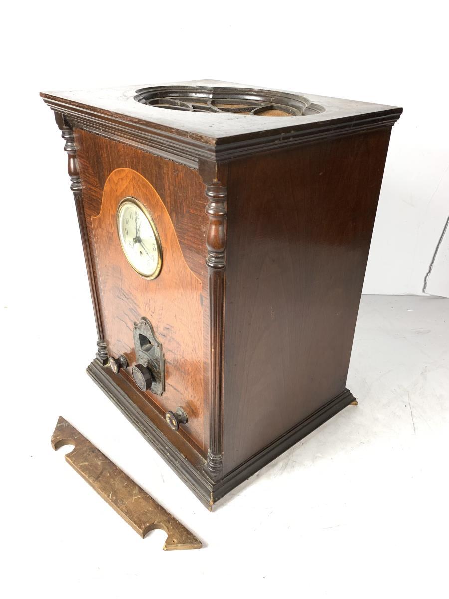 1930's Austin Tombstone Radio w/Hamond Clock