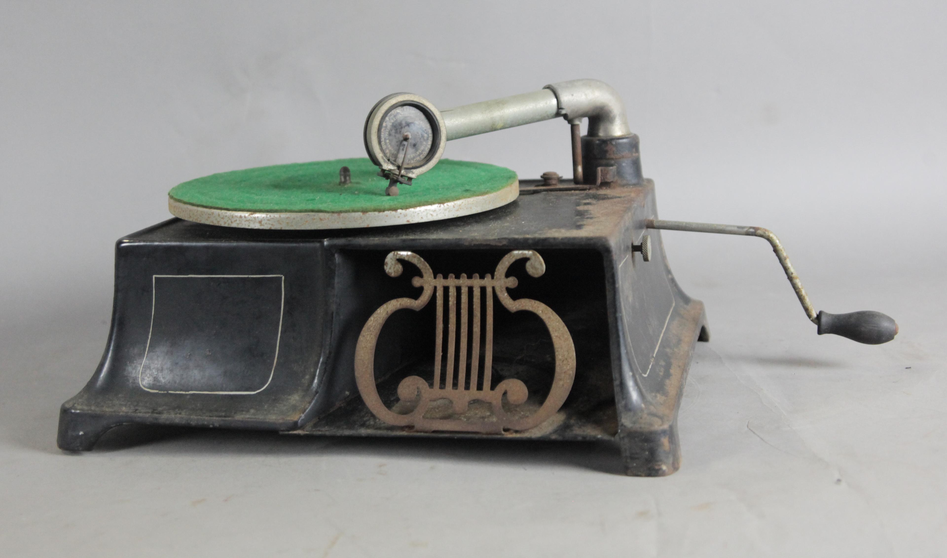 Universal Phonograph