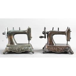 Vintage Toy Sewing Machine "Stitch Mistress" (2)