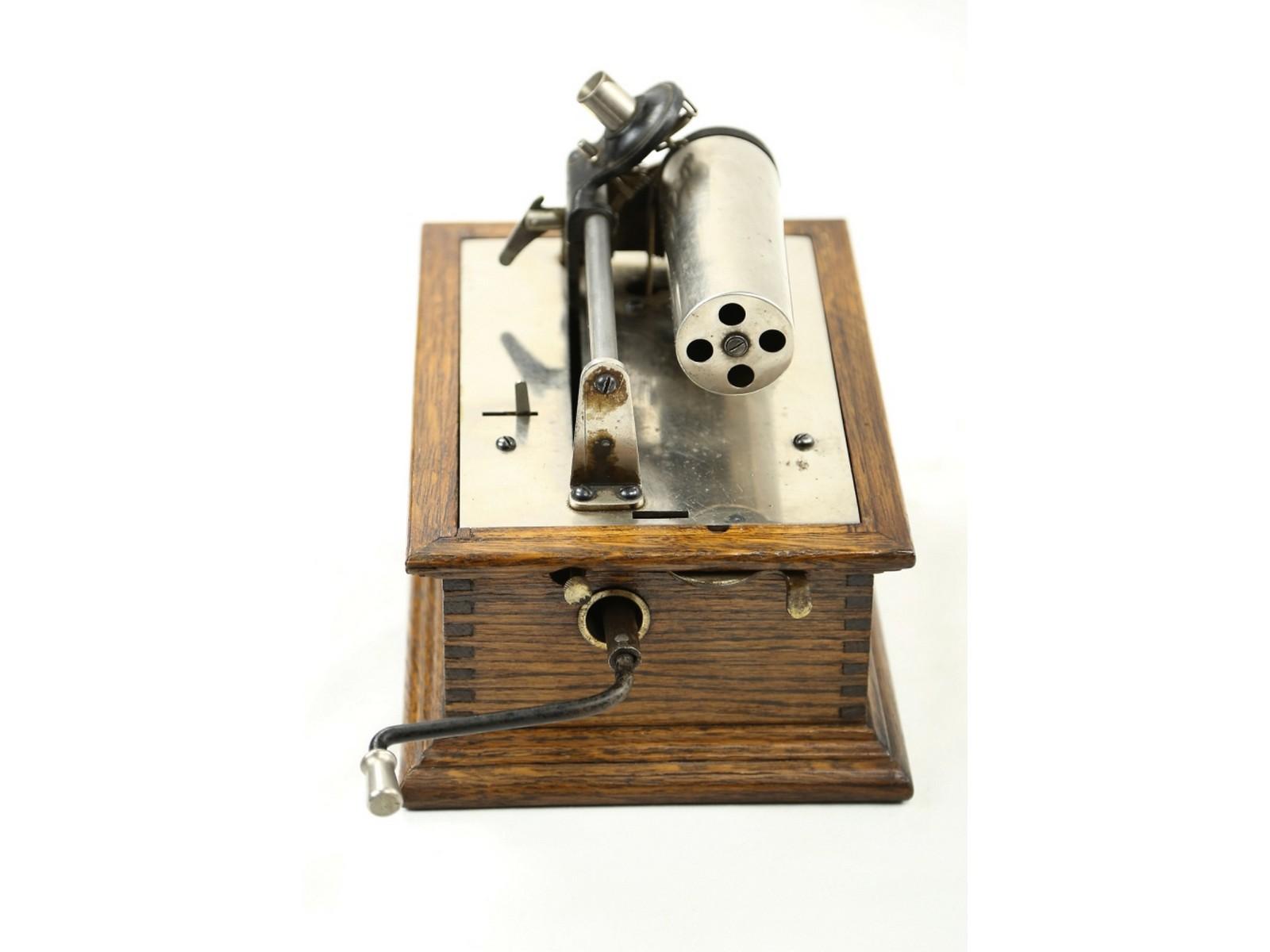 Columbia Type BV Cylinder Phonograph