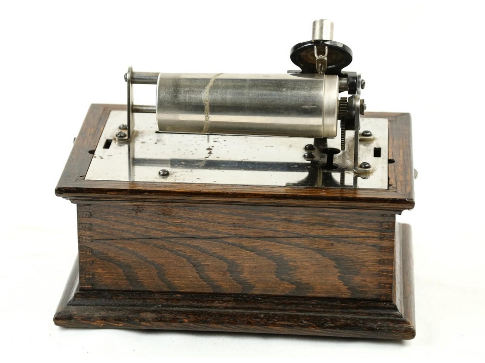 Columbia Type BV Cylinder Phonograph