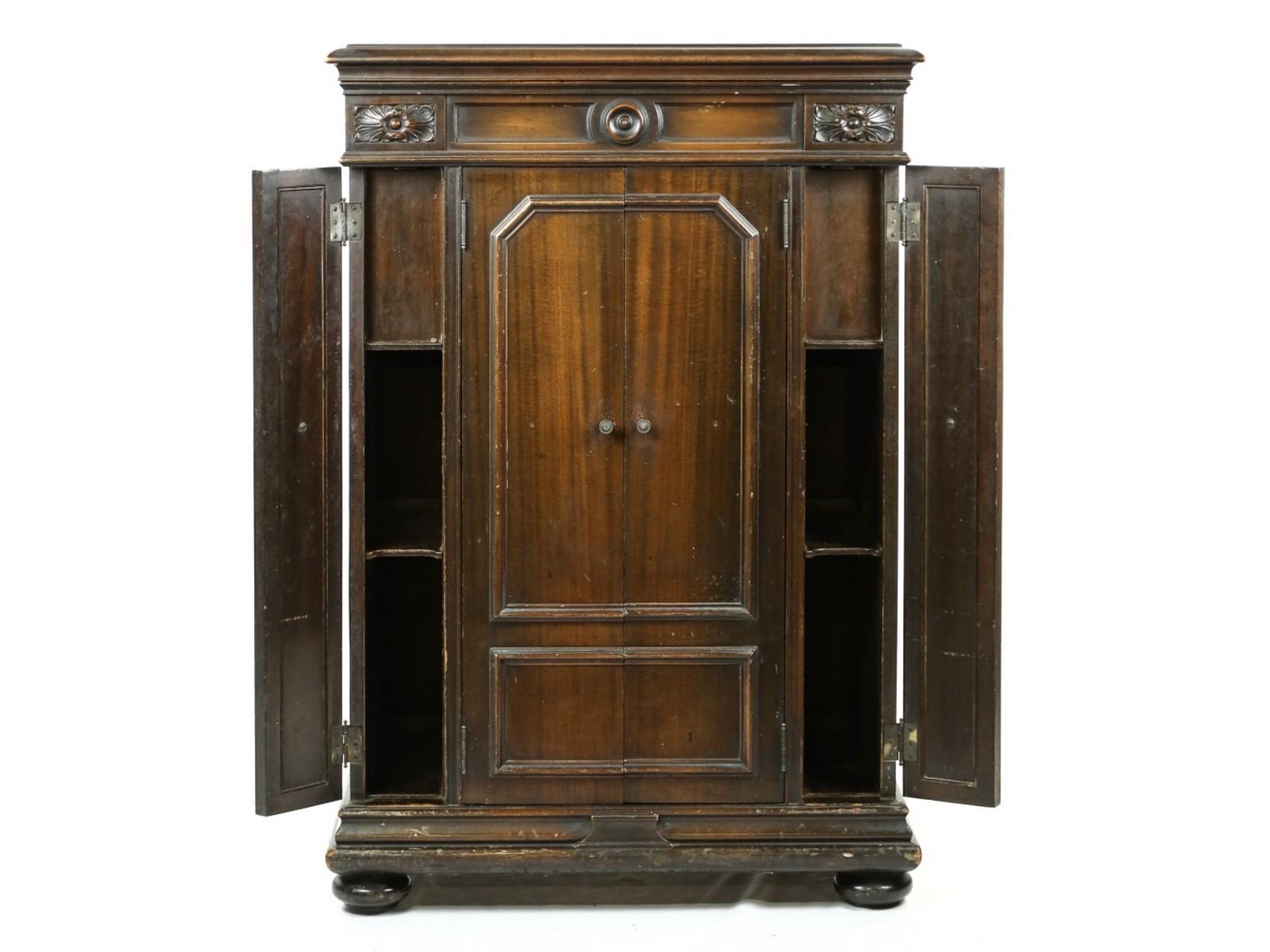 Victrola Credenza VE8-30X Phonograph