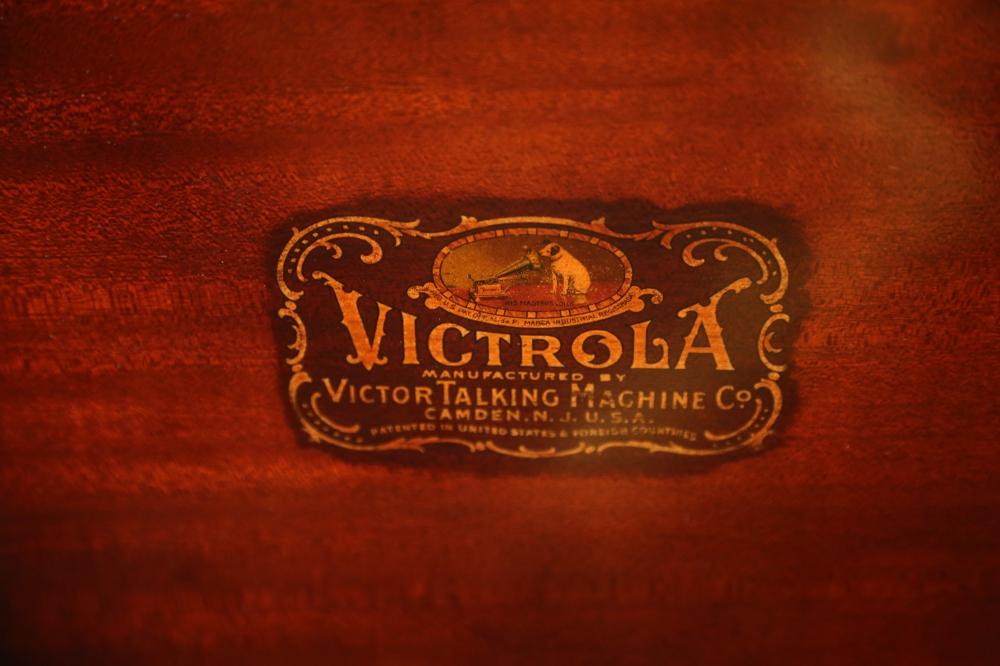 Victor Victrola XVIII Mahogany