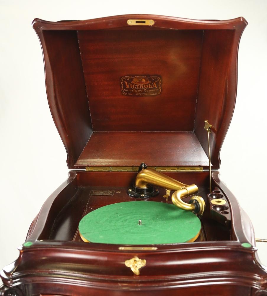 Victor Victrola XVIII Mahogany