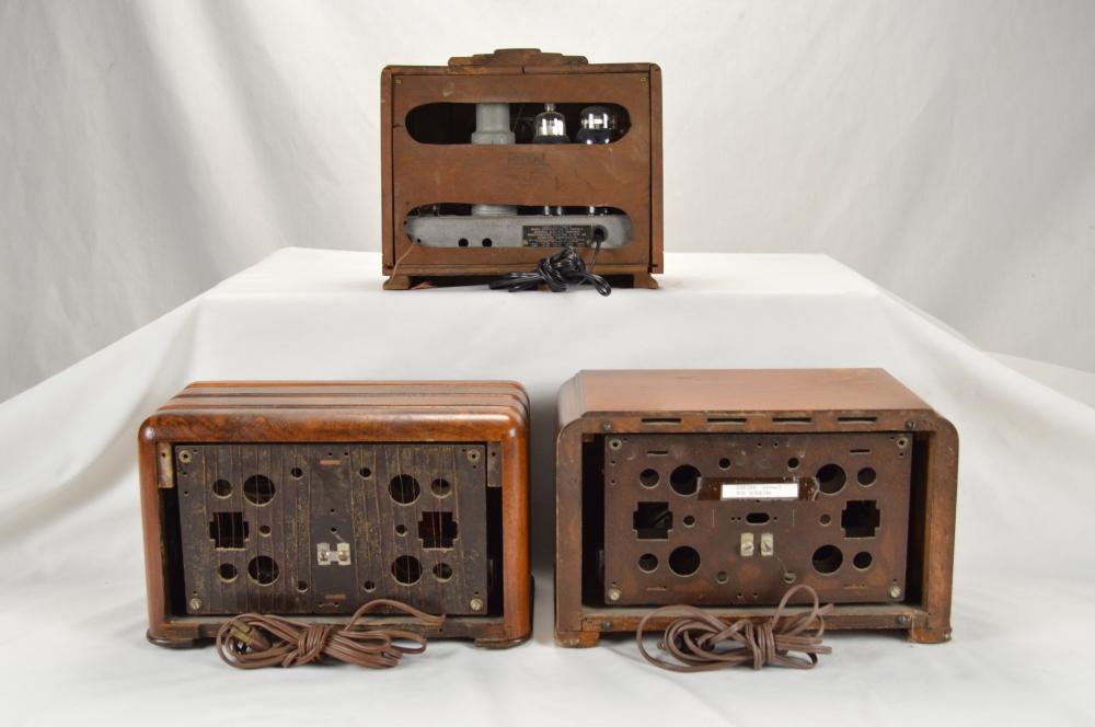 Zenith (2) & Universal Wood Radios