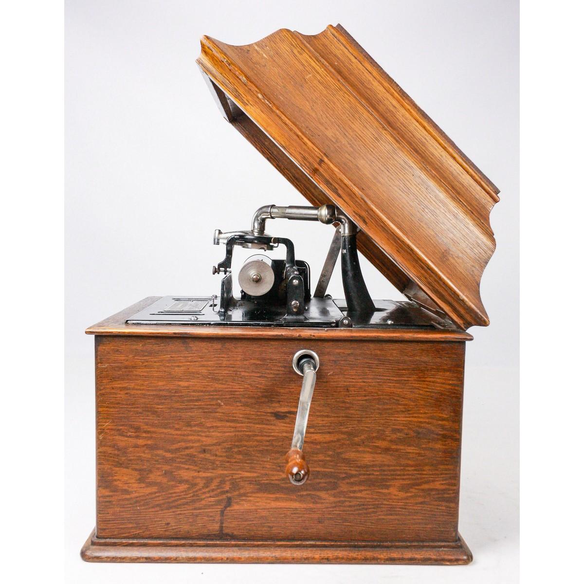 Edison BVII Phonograph