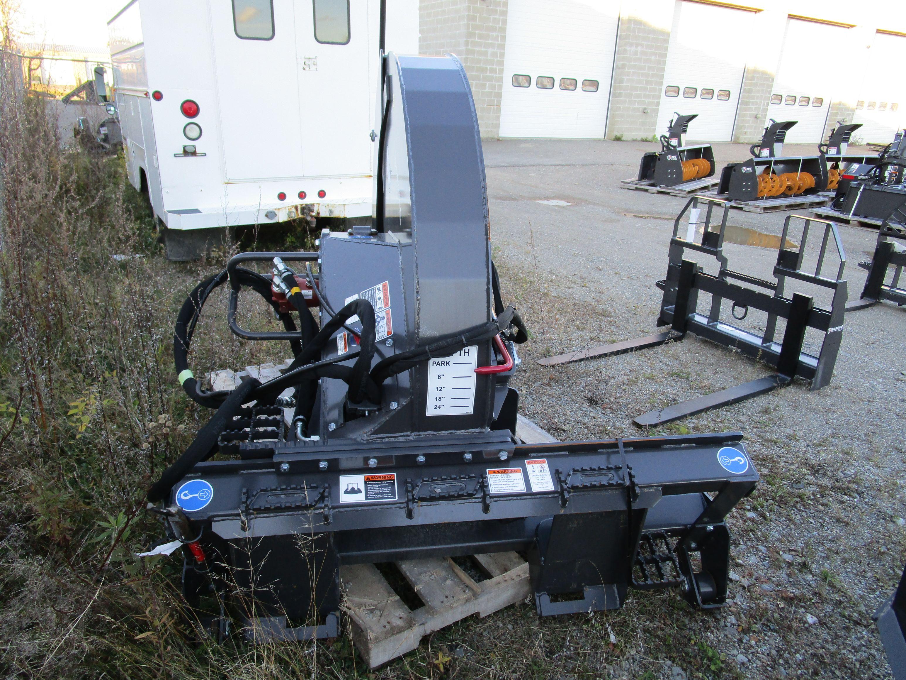 Demo Bradco 24'' Rock Saw