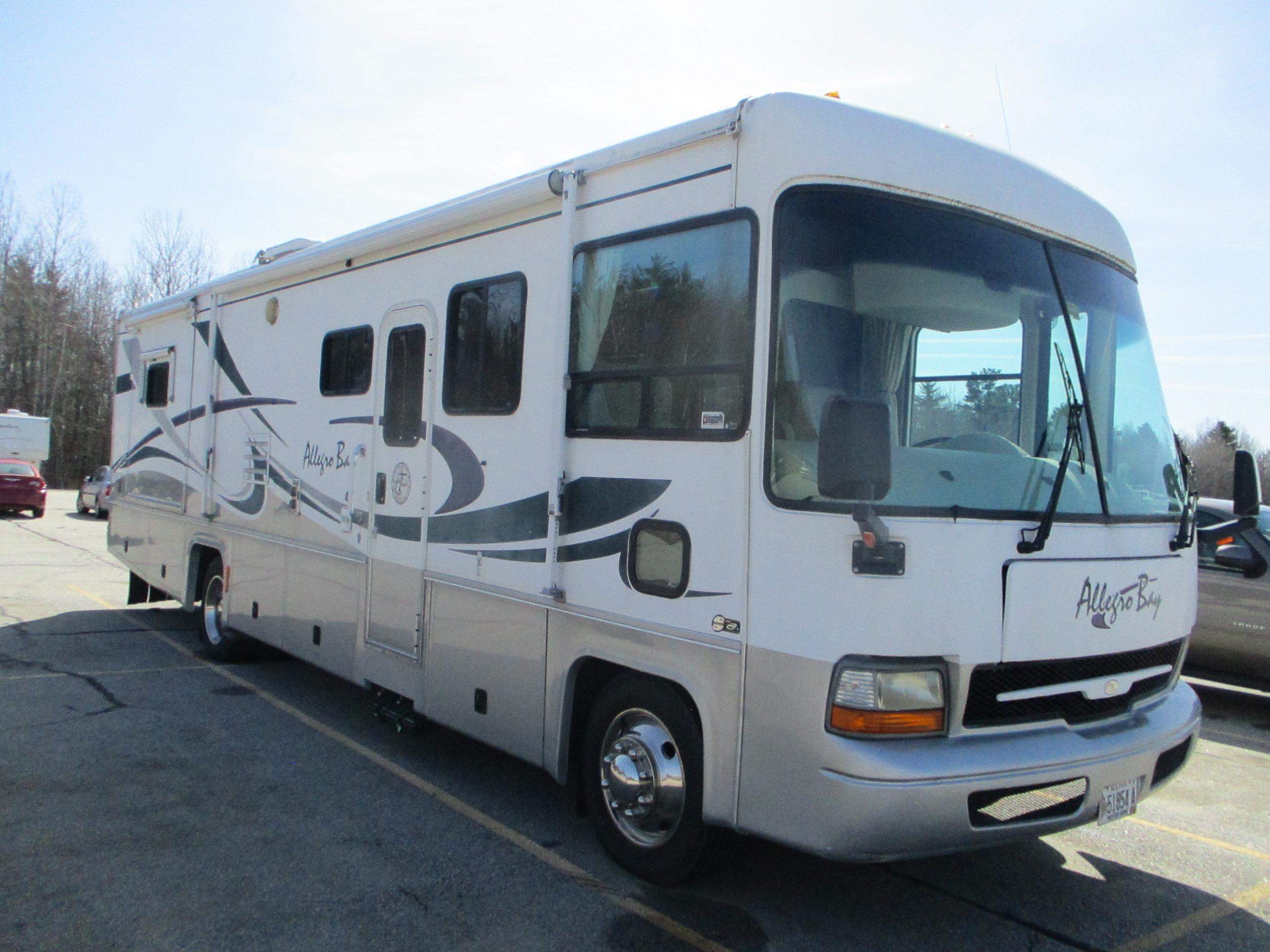 2002 Workhorse W22 Motorhome