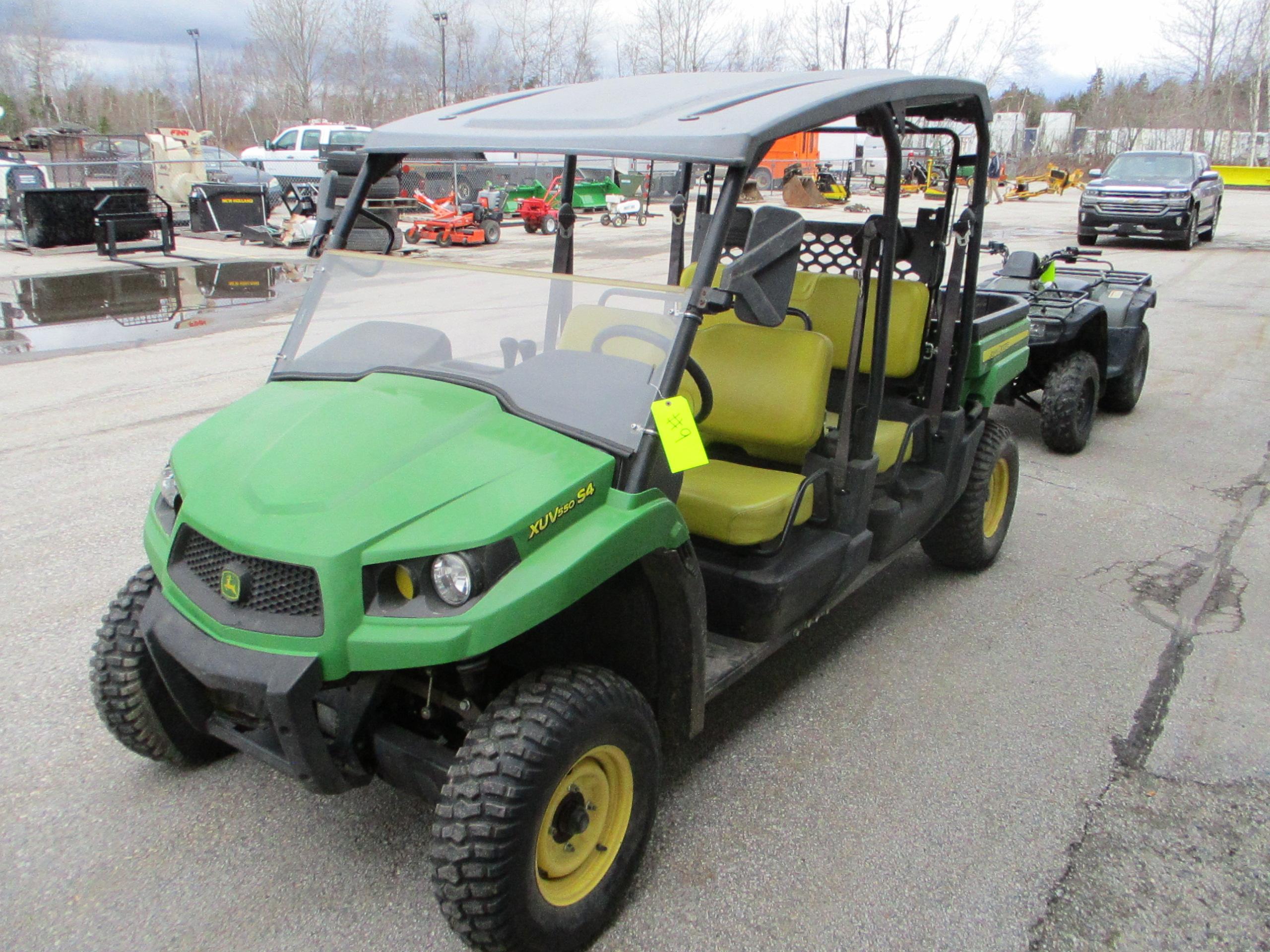 John Deere Gator XUV 550 S4