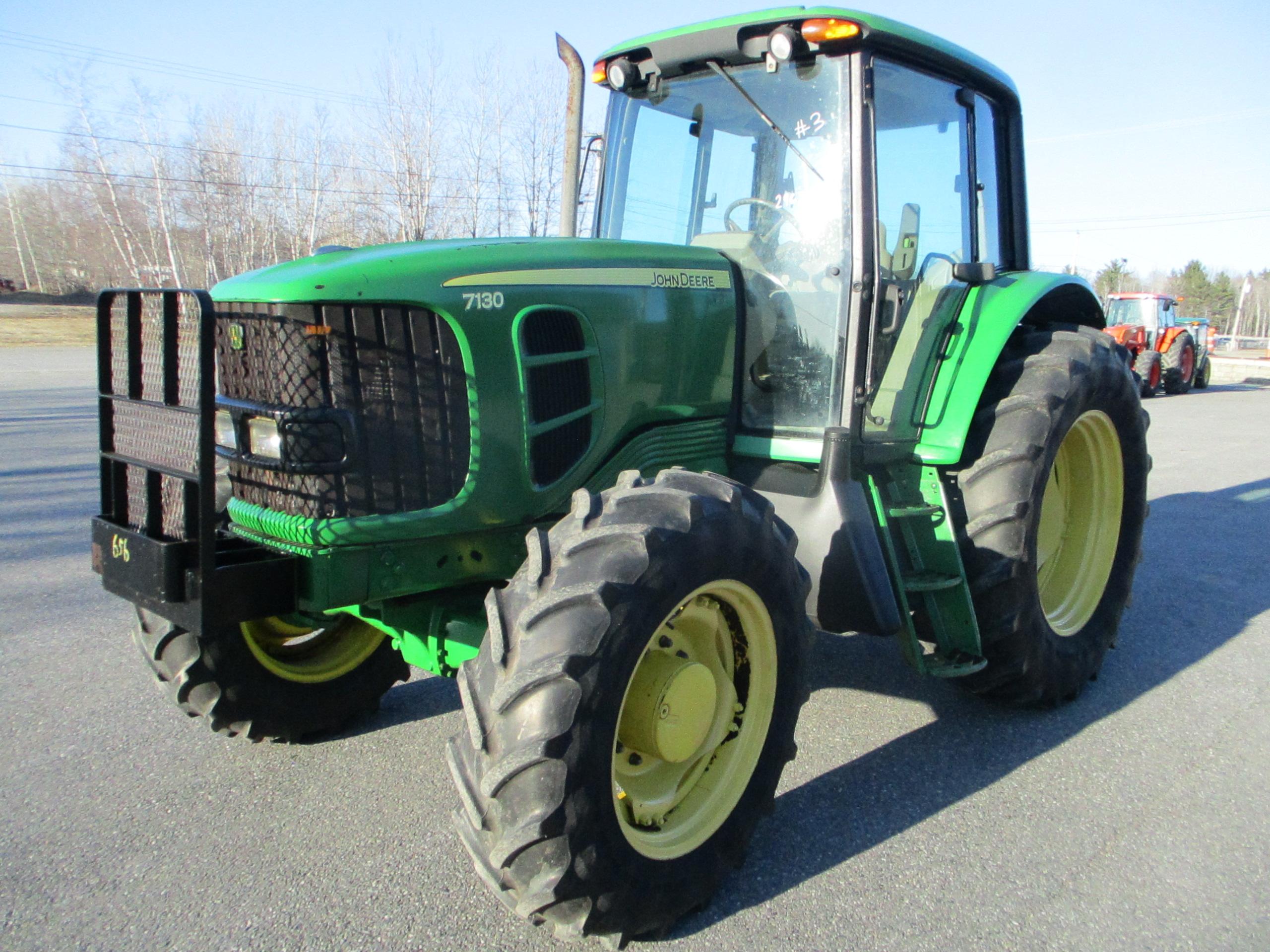 John Deere 7130 Farm Tractor