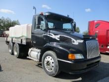 2003 Volvo VNL Tandem Axle Day Cab Water Truck