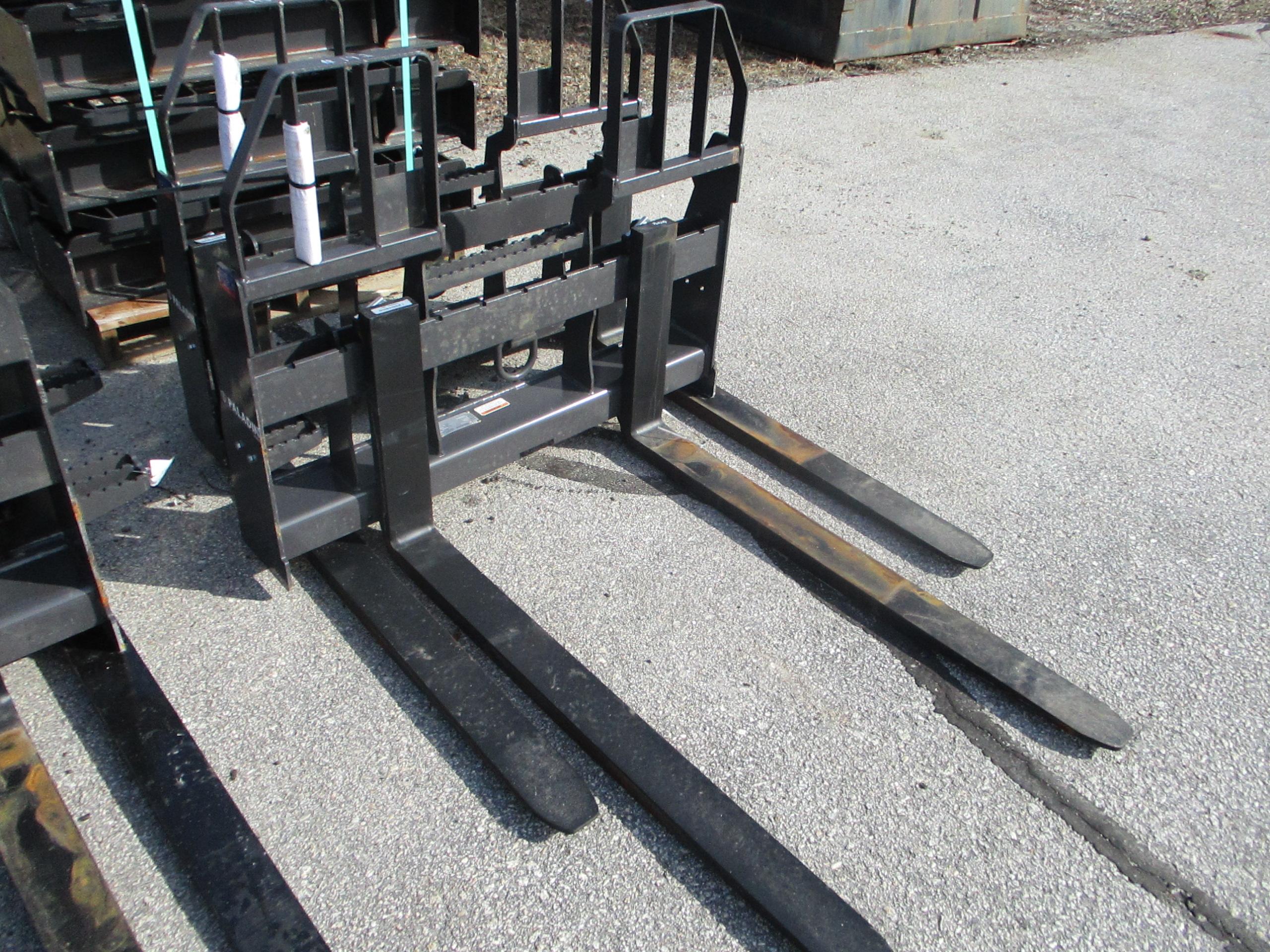 Paladin 48'' Walk Thru Pallet Forks