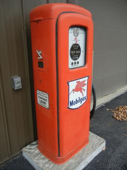 Mobilgas Antique Gas Pump