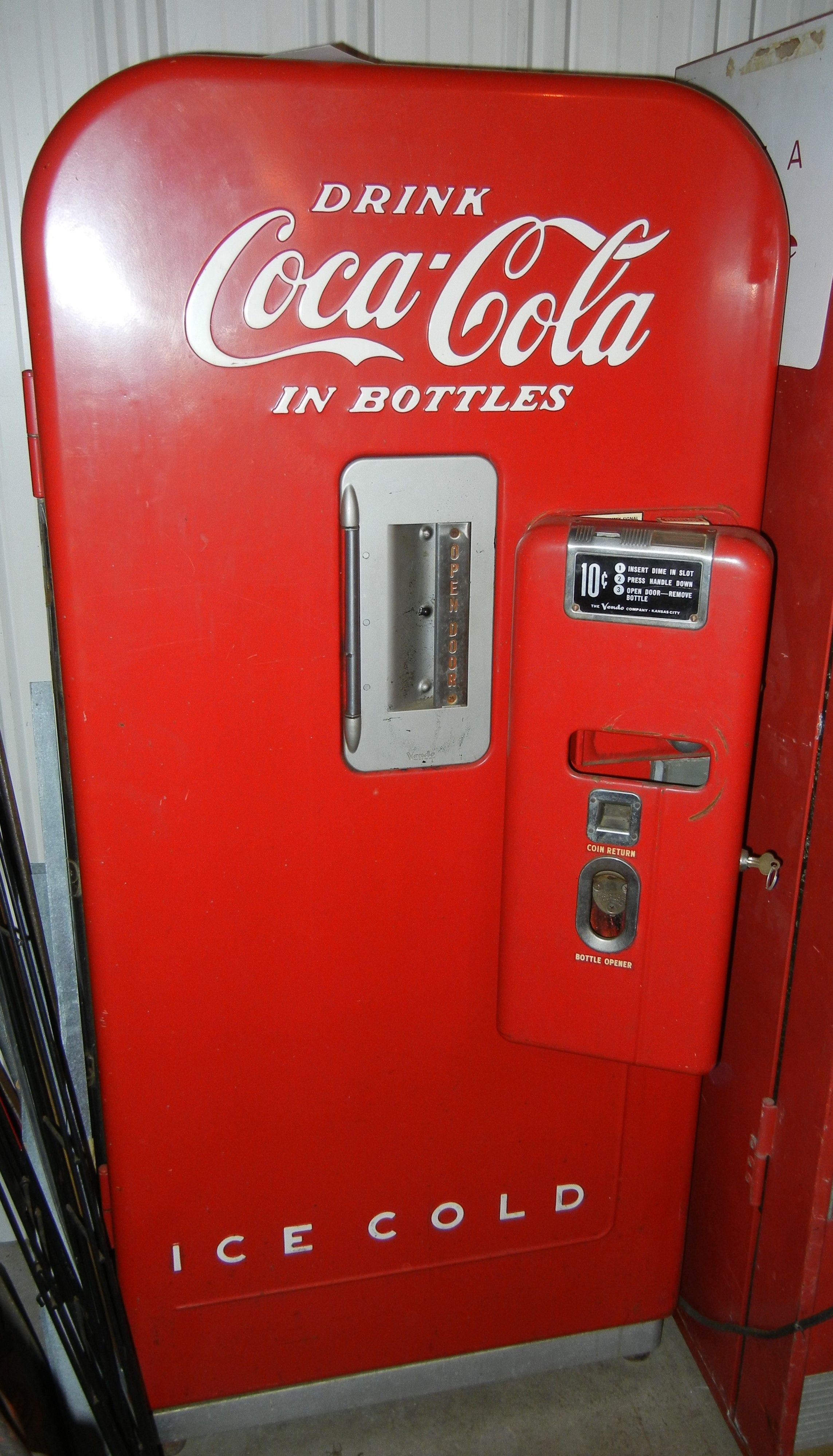 Coca-Cola Vending Machine