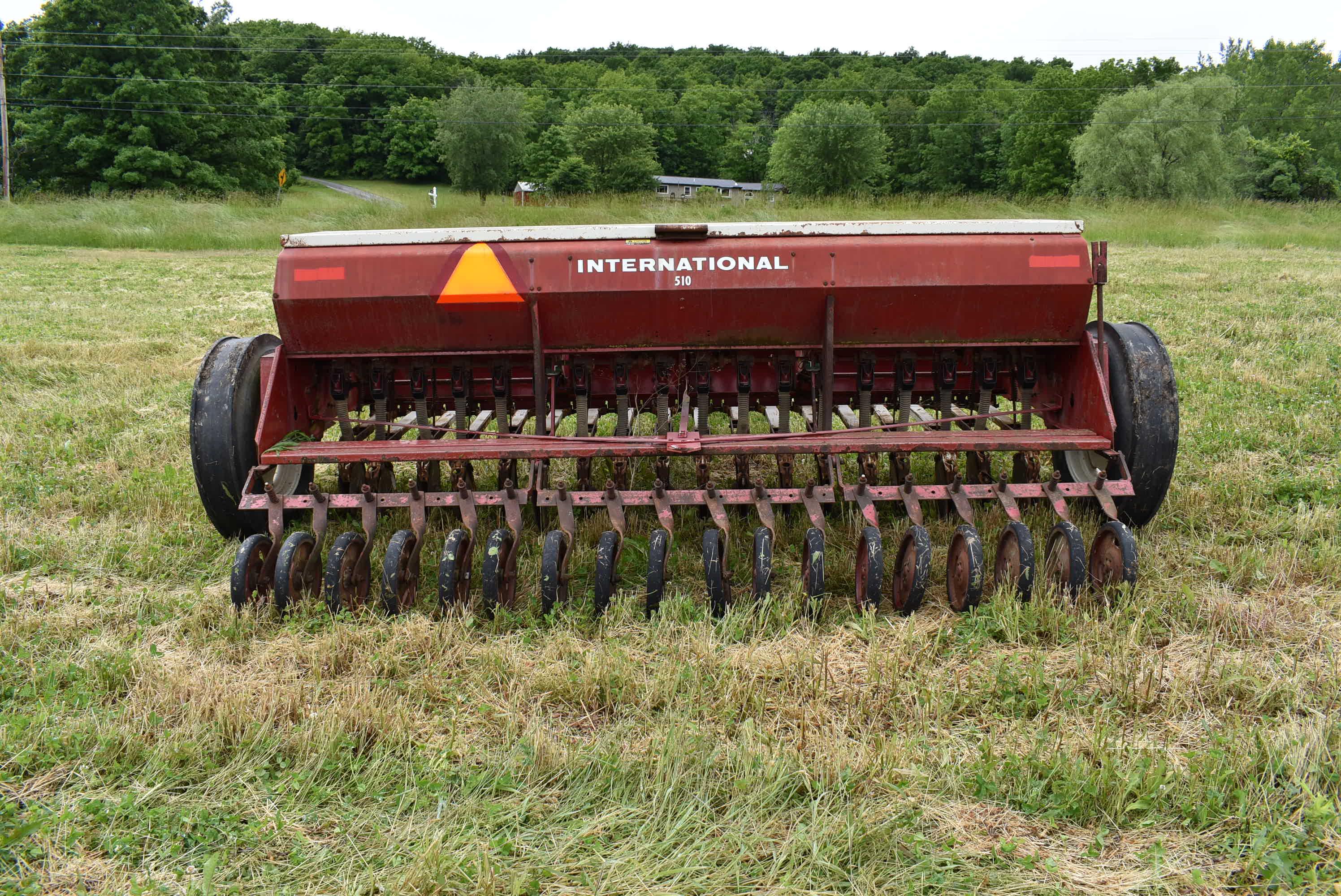 IH 510 grain drill w/seeder