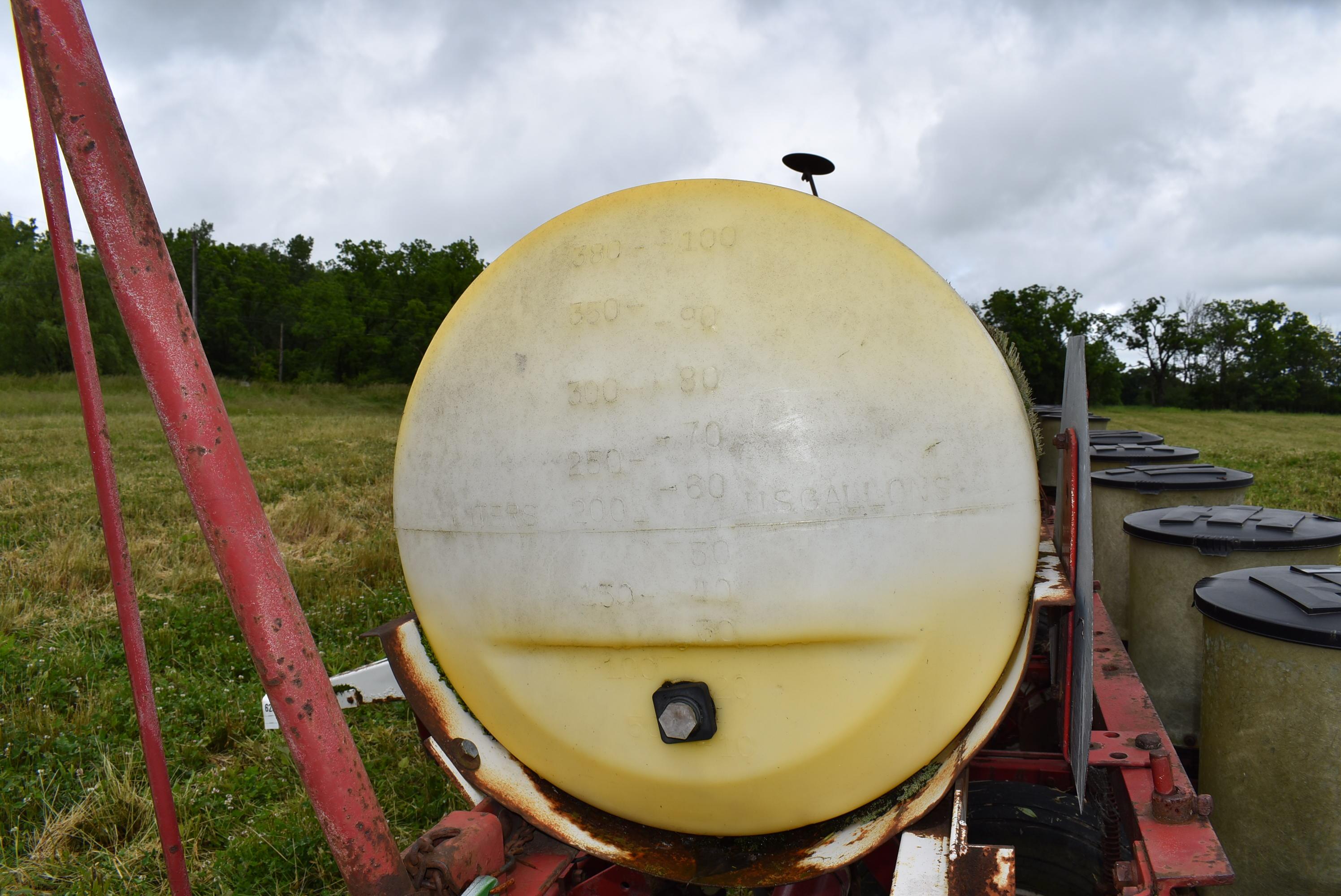 IH 58 6-row planter