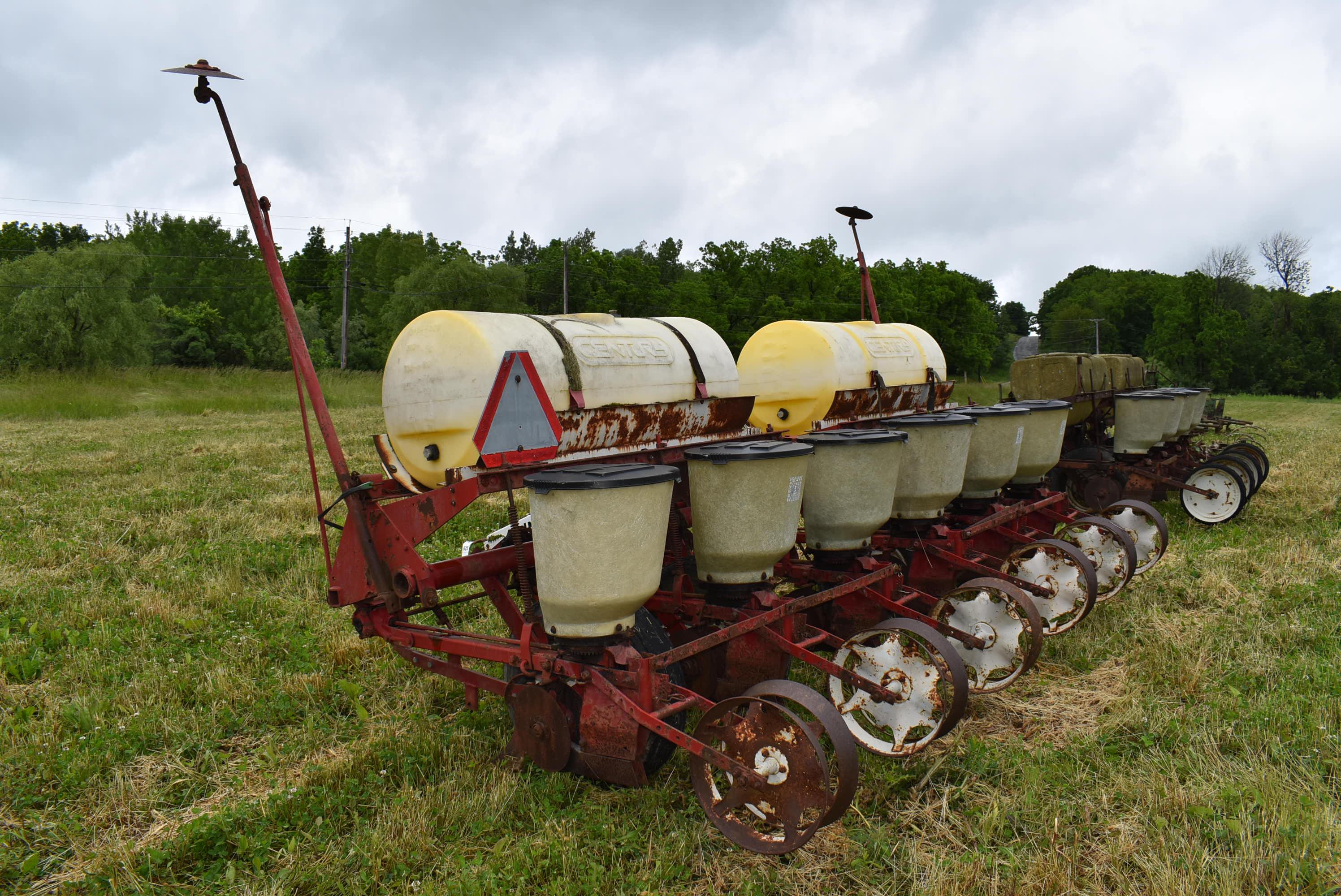 IH 58 6-row planter