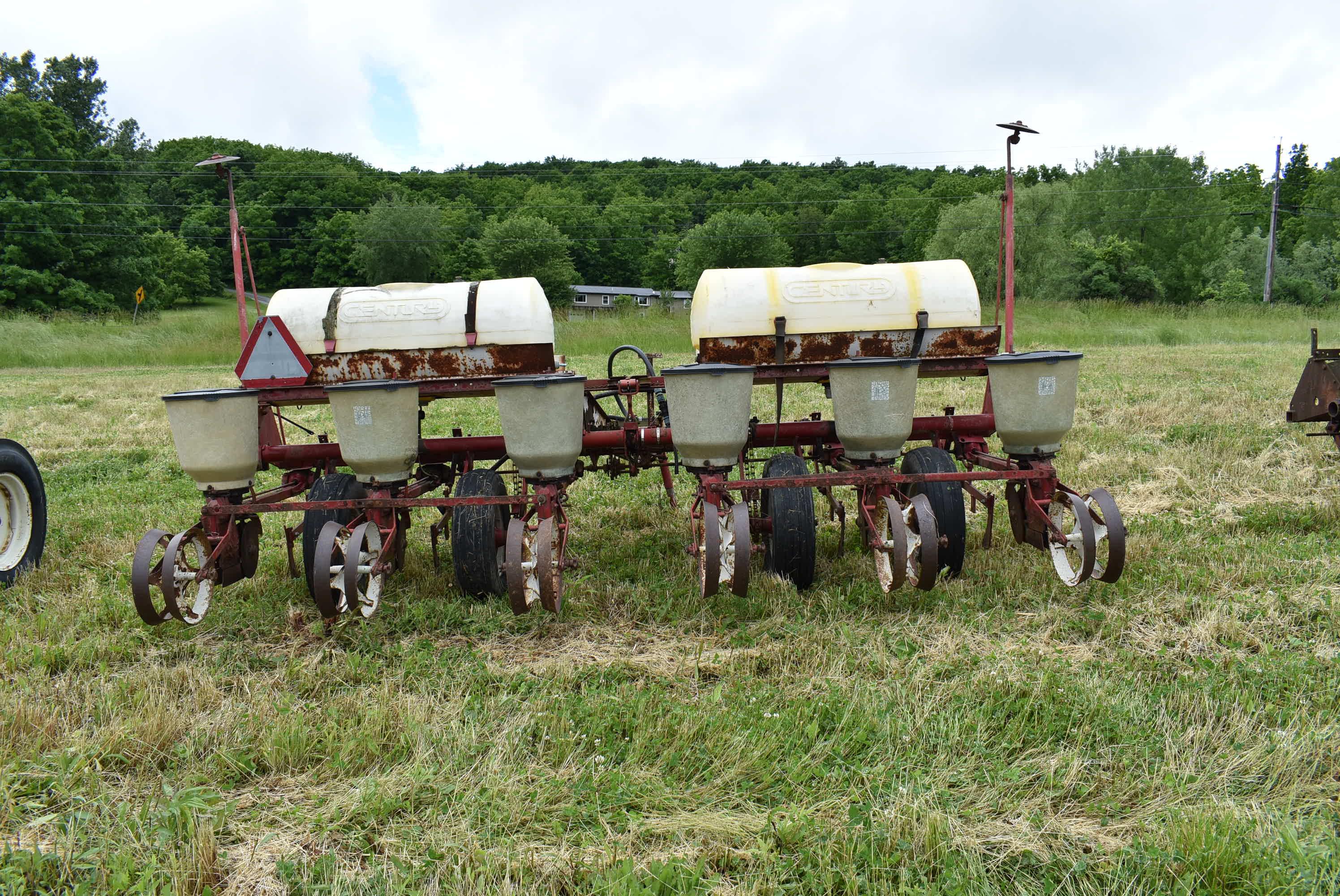 IH 58 6-row planter