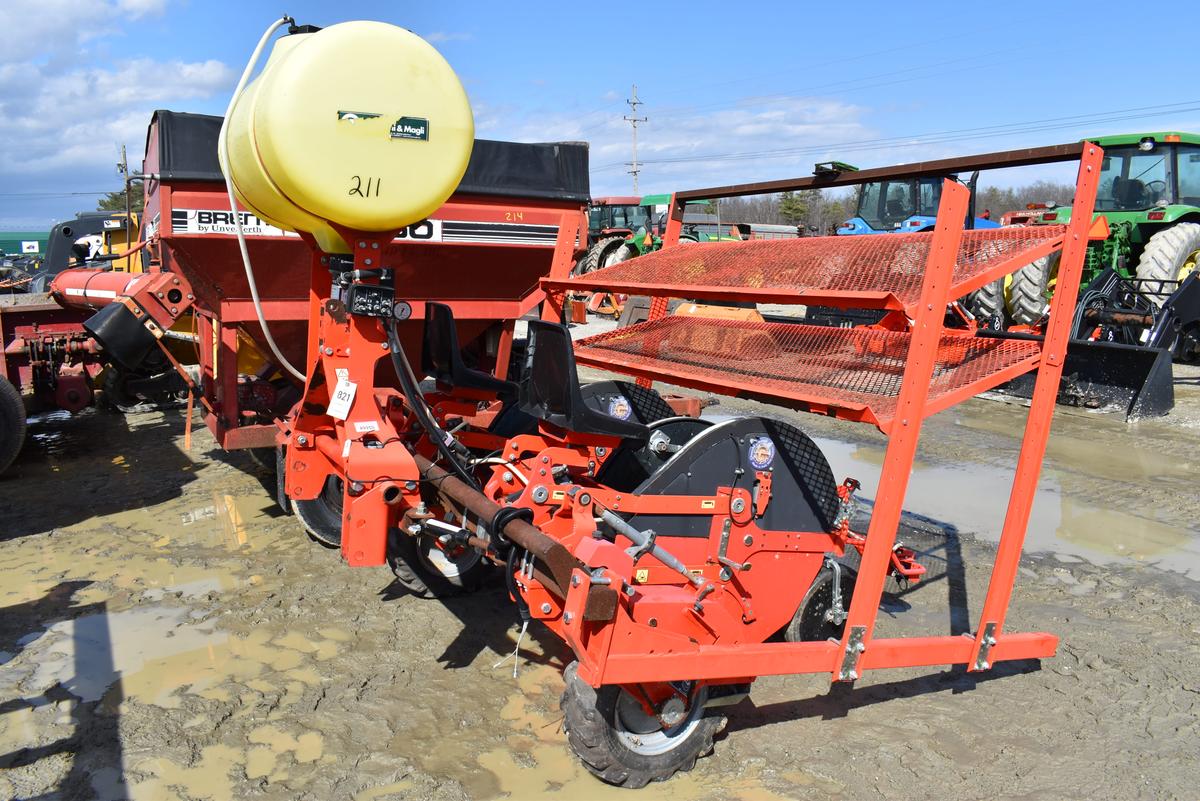 2 Row Transplanter with Applicator