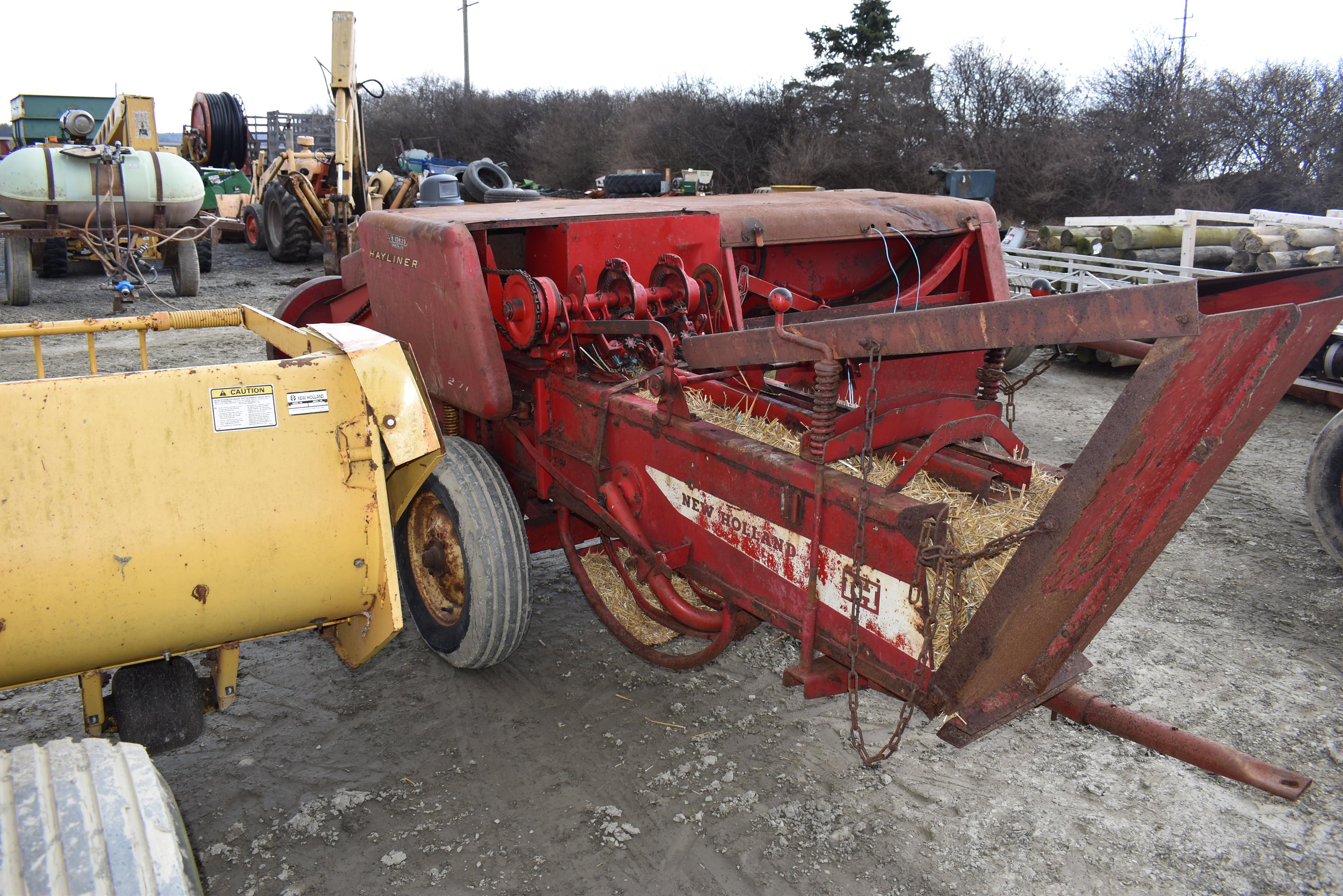 NH 271 Baler With Chute