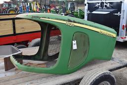 7420 John Deer Tractor Hood