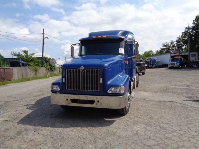 2004 IHC 9400I, 70" STAND UP SLEEPER, C15 CAT, 280 WHEEL BASE, T/A ZACK LIF