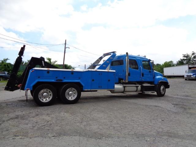 2016 FREIGHTLINER 114 SD CREW CAB, T/A DD13 10 SP 303 WHEEL BASE, ALCOA WHE