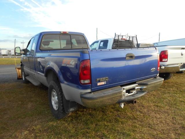 2003 FORD F250 PU GAS, AUTO, 4X4 XLT PKG, EXT CAB, P/A PLOW S/N 1FTNX21L23E