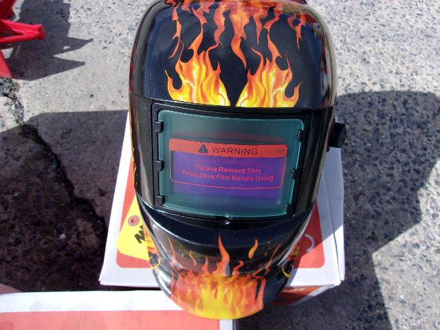 AUTO DARKENING WELDING HELMET