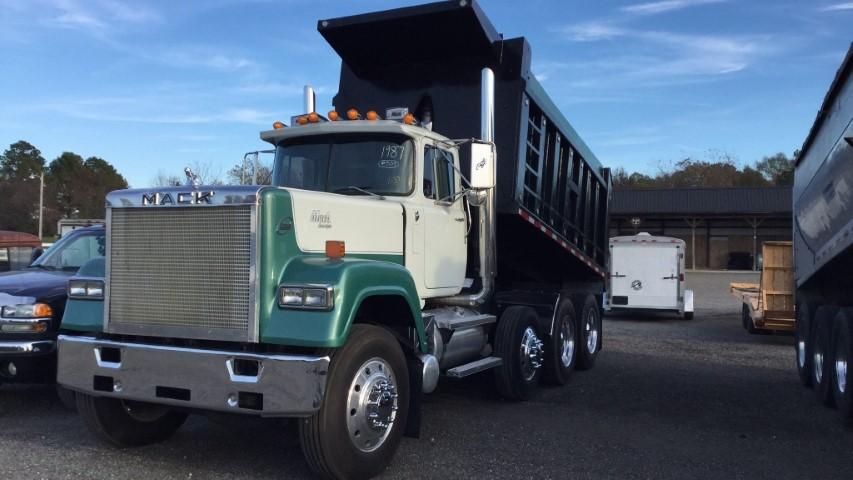 1987 Mack  RW713 Tri Axle Dump Truck