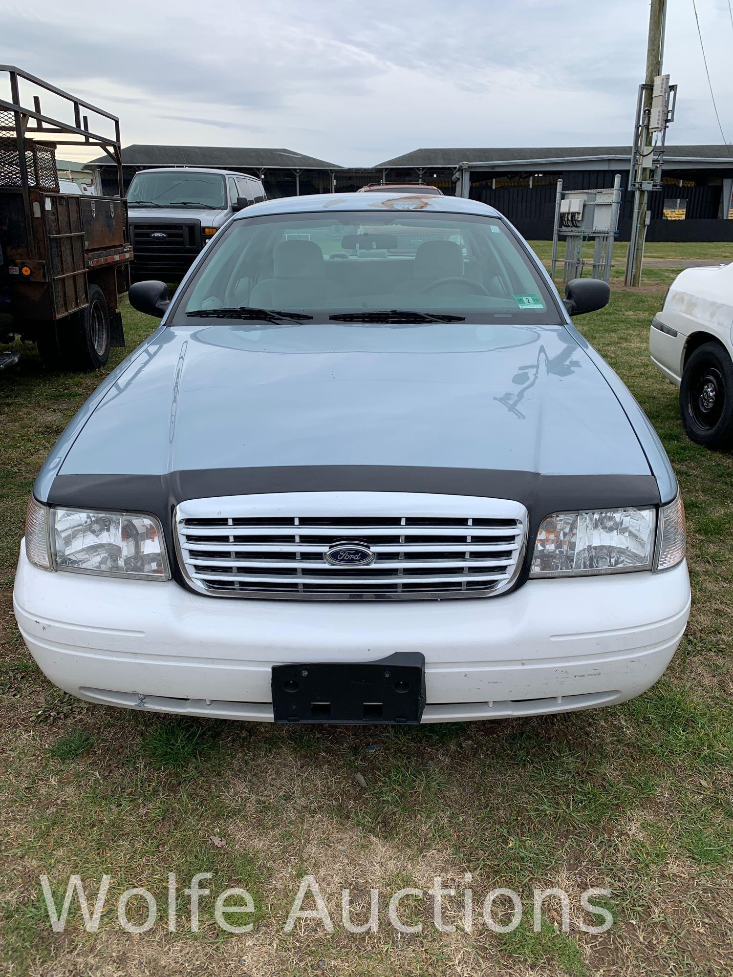 2005 Ford Crown Victoria Passenger Car, VIN # 2FAFP73W85X115930