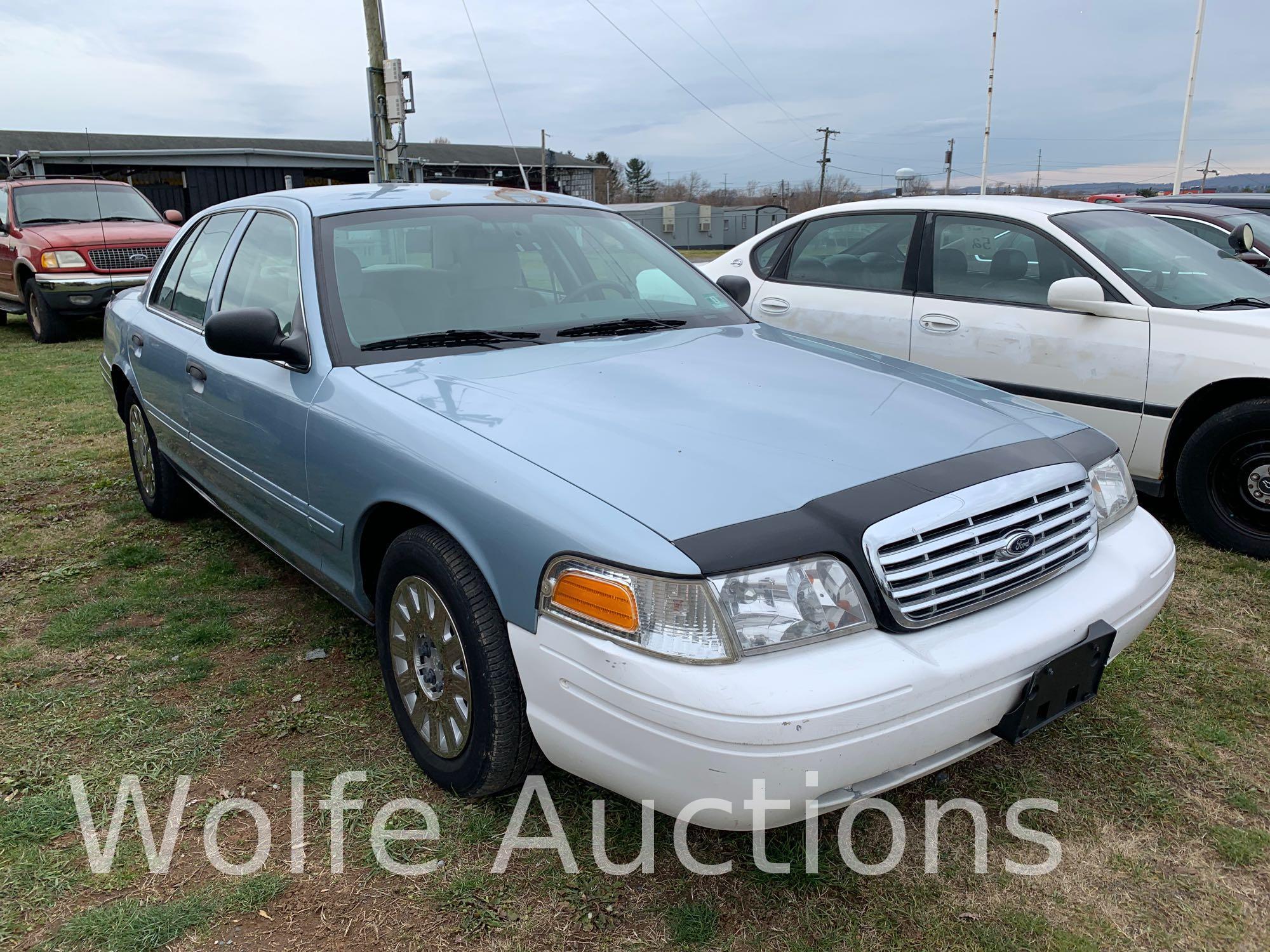 2005 Ford Crown Victoria Passenger Car, VIN # 2FAFP73W85X115930