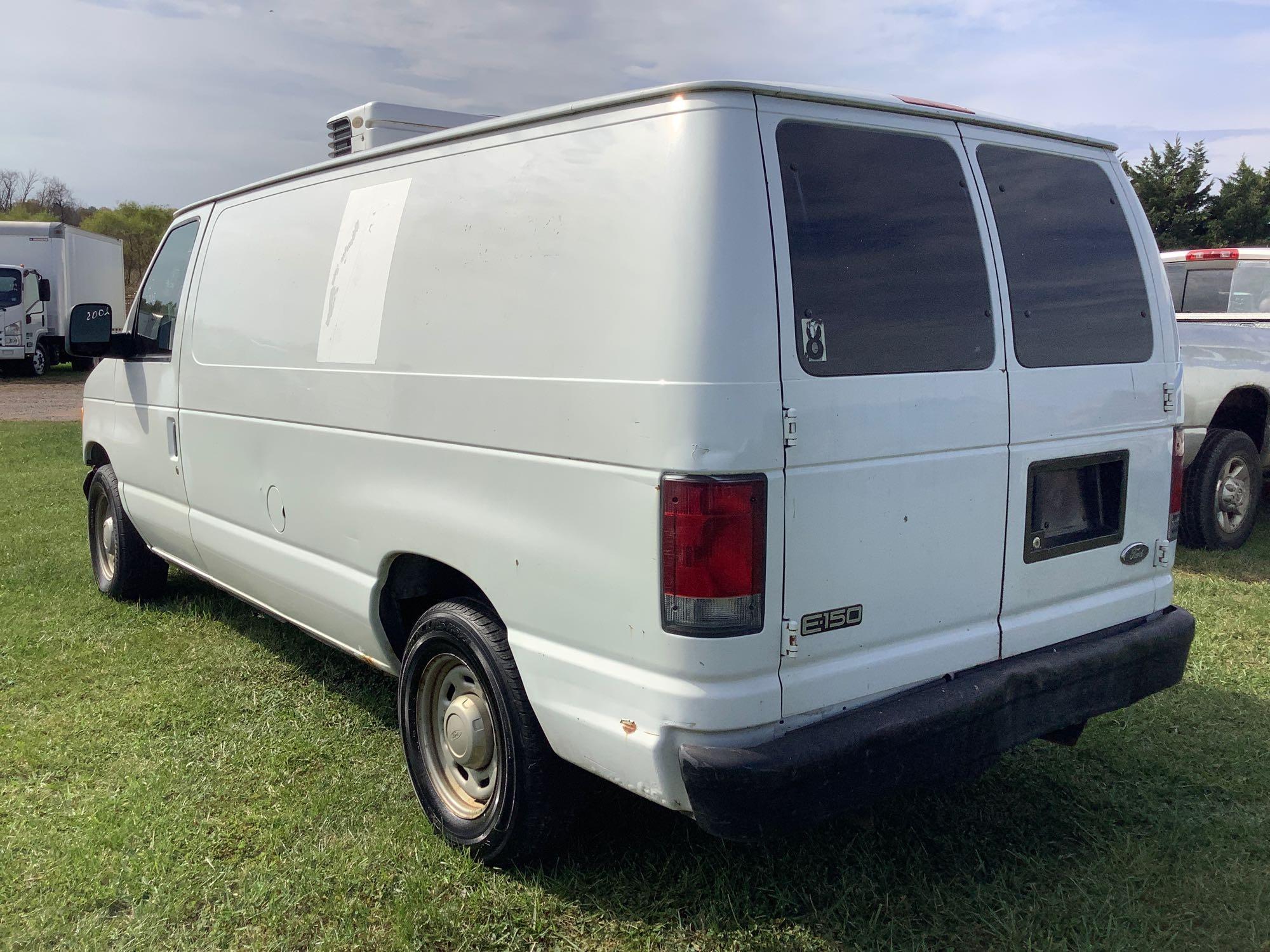 2005 Ford E150 Reefer Van