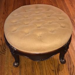 Beautiful Tufted Top Footstool w/Carved Legs