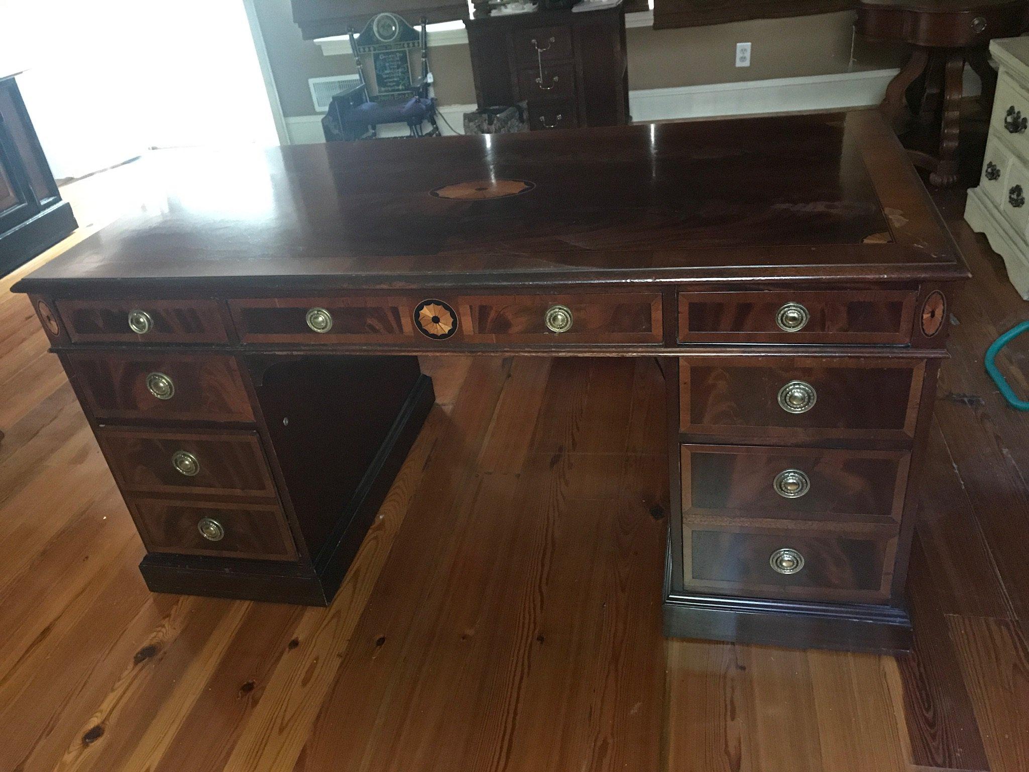 7 Drawer Large Executive Desk w/Beautiful Inlay - Comes With Glass Top