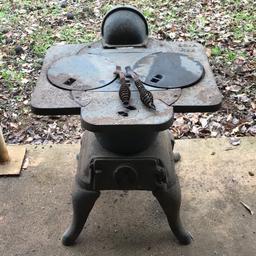 Cast Iron Vintage Pot Belly Stove