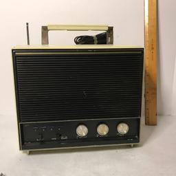 Vintage AM/FM Stereo 8 Track Player