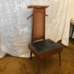 Mid-Century Modern Pearl Wick Valet Butler Chair w/Accessories