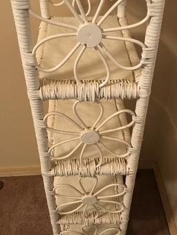 5-Tier Wicker Shelf with Daisy Sides