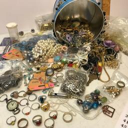 Great Tin Full of Vintage Jewelry, Jewelry Making Parts & Misc