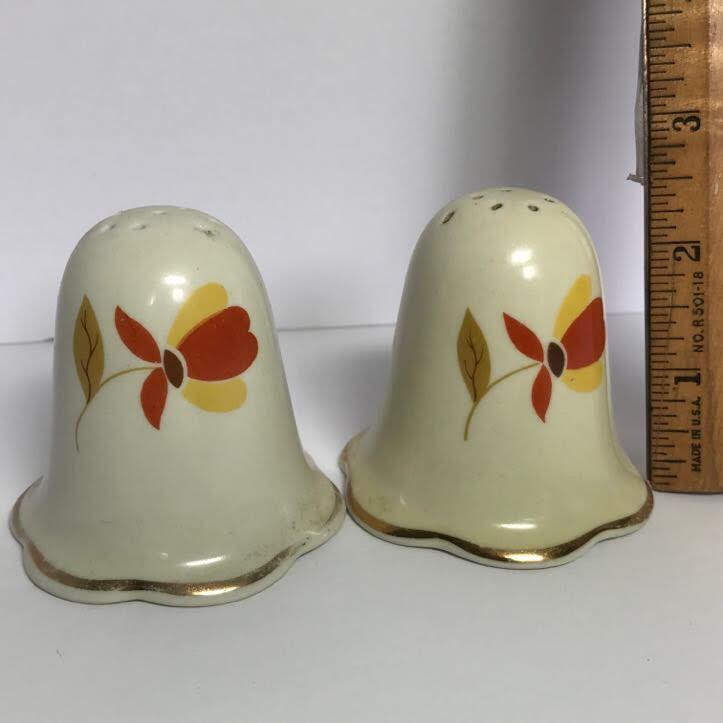 Jewel Tea Autumn Leaf Hall’s Superior Pair of Salt & Pepper Shakers