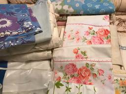 Very Nice Lot of Vintage Pillow Cases, Sheets & Misc