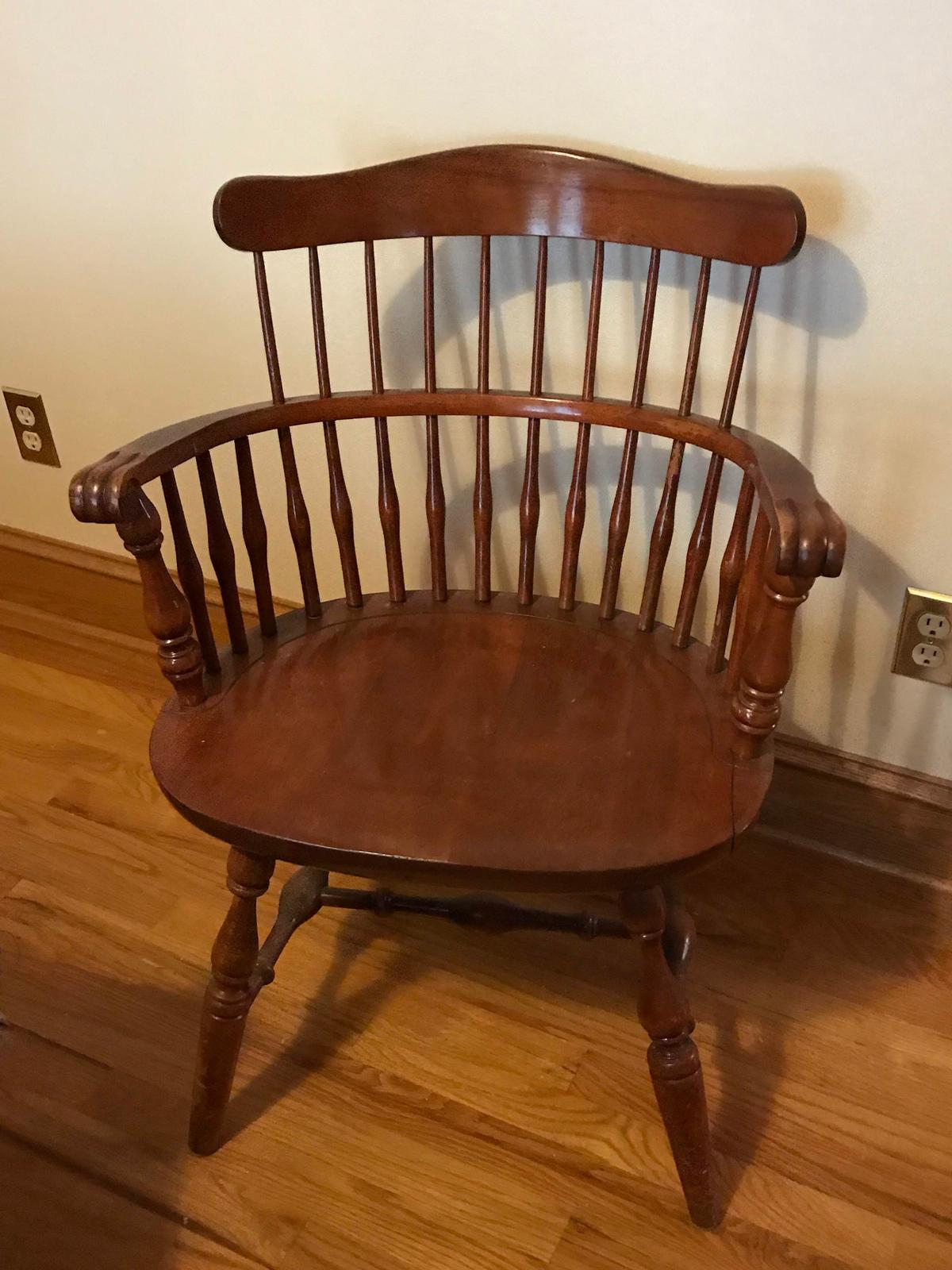 Vintage Wooden Windsor Back Captain’s Chair