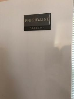 Frigidaire Electrolux Refrigerator Model FGHS2631PP4A