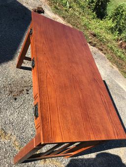 3 Drawer Wooden Desk with Felt Lined Middle Drawer