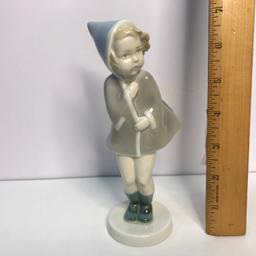 German Porcelain Metzler & Ortloff Figurine of Little Girl