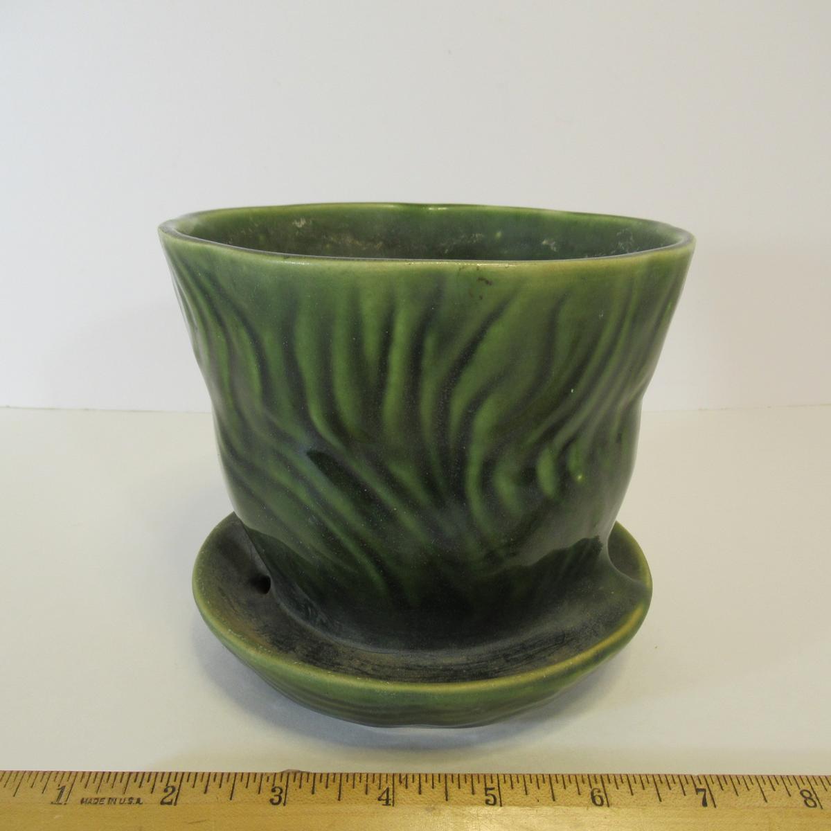 Brush USA Brown/Green Vase - Wave Design