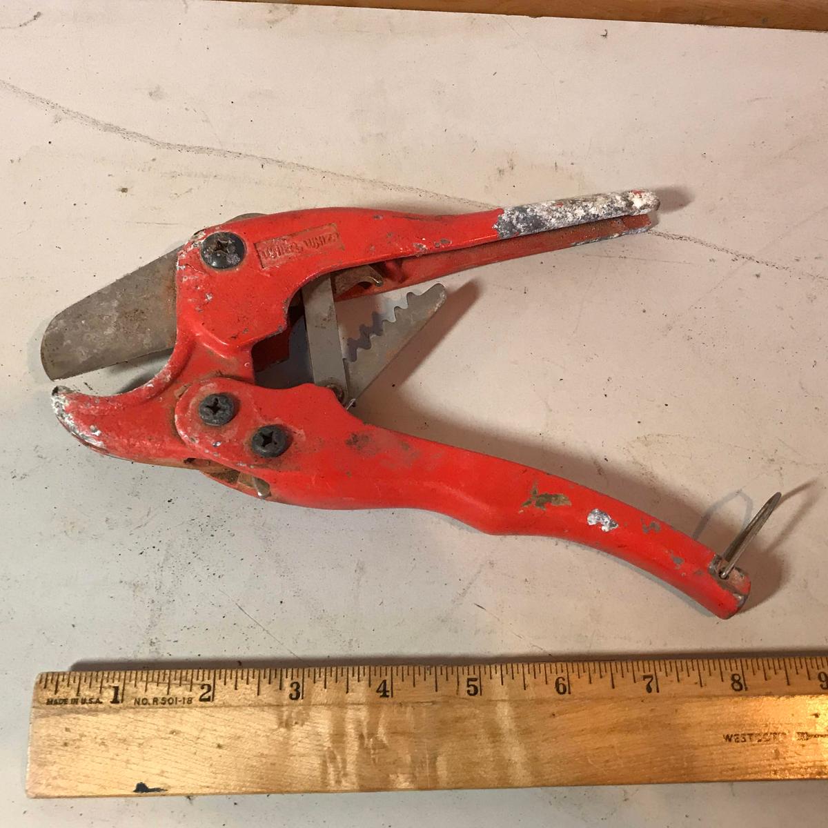 Pipe Cutter Tool